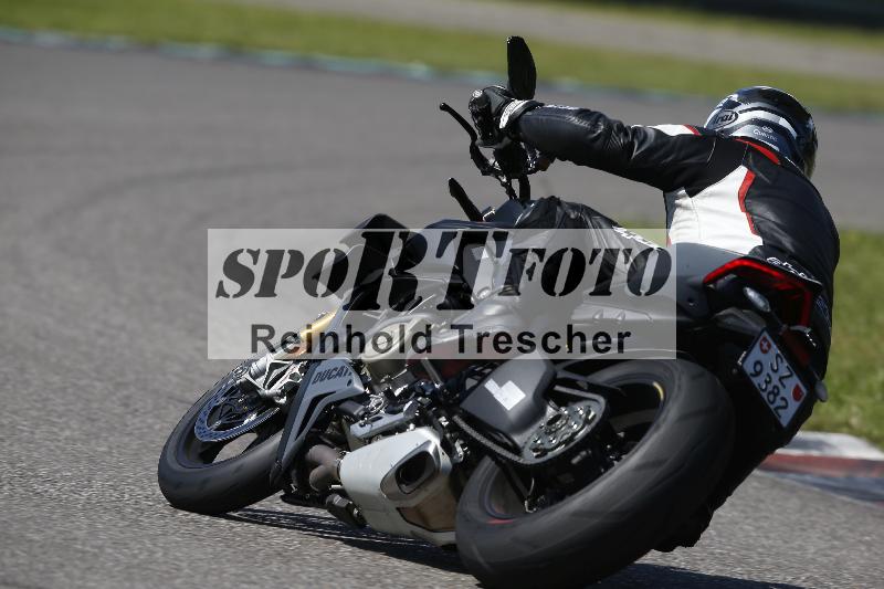 /Archiv-2024/29 12.06.2024 MOTO.CH Track Day ADR/Gruppe rot/26